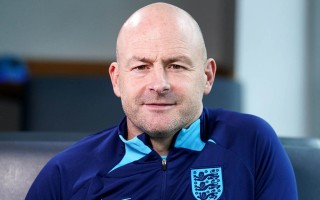 李·卡斯利寻求带领英格兰队获得三连胜 零封希腊队将创造英格兰队主教练最佳开局战绩