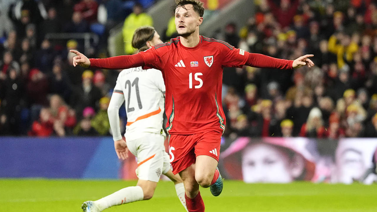 威尔士队主教练贝拉米称赞斯旺西前锋的不俗表现-第1张图片-天体号 威尔士队主教练贝拉米称赞斯旺西前锋的不俗表现-第1张图片-天体号